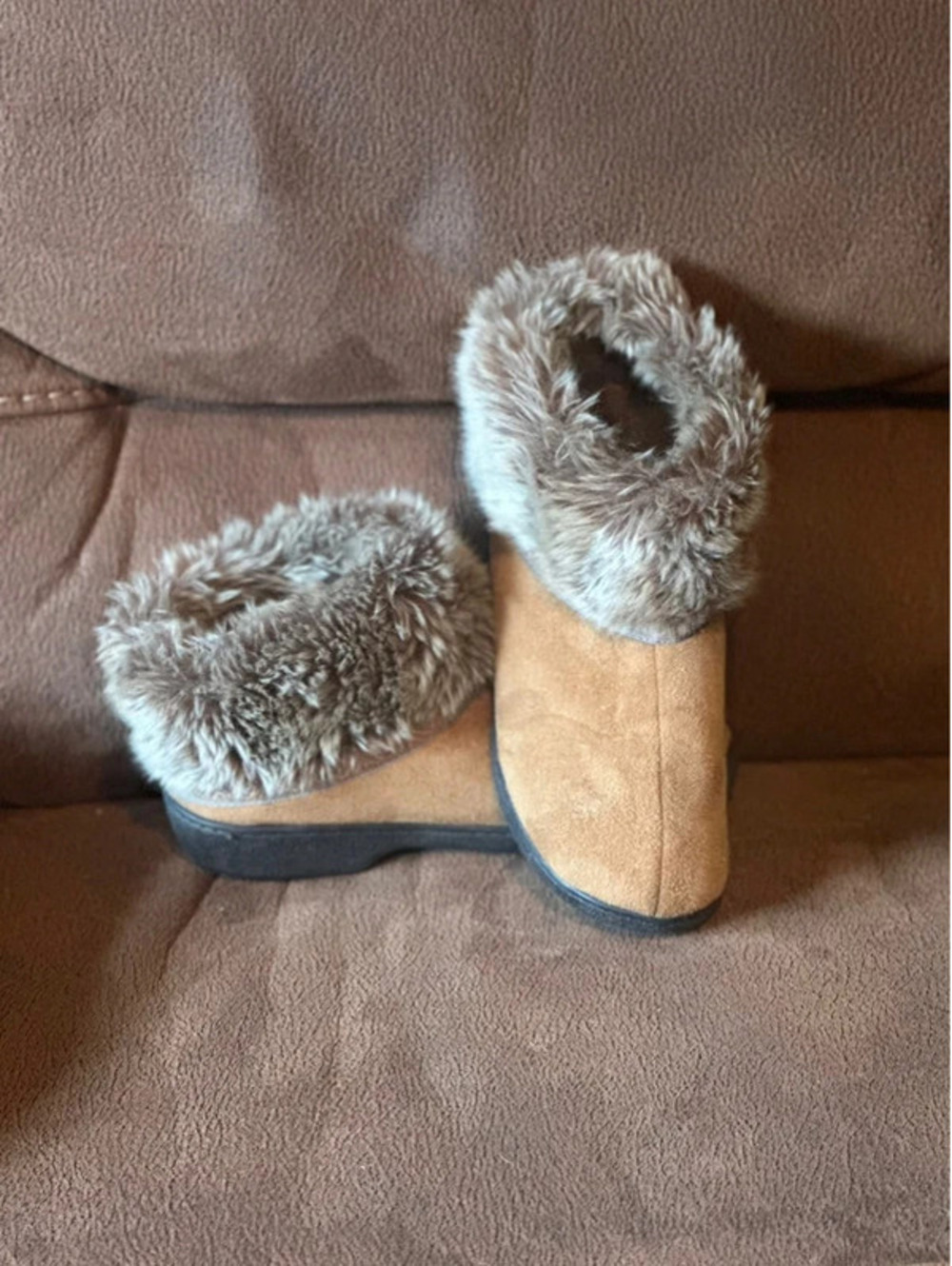 Like new Isotoner size 8.5